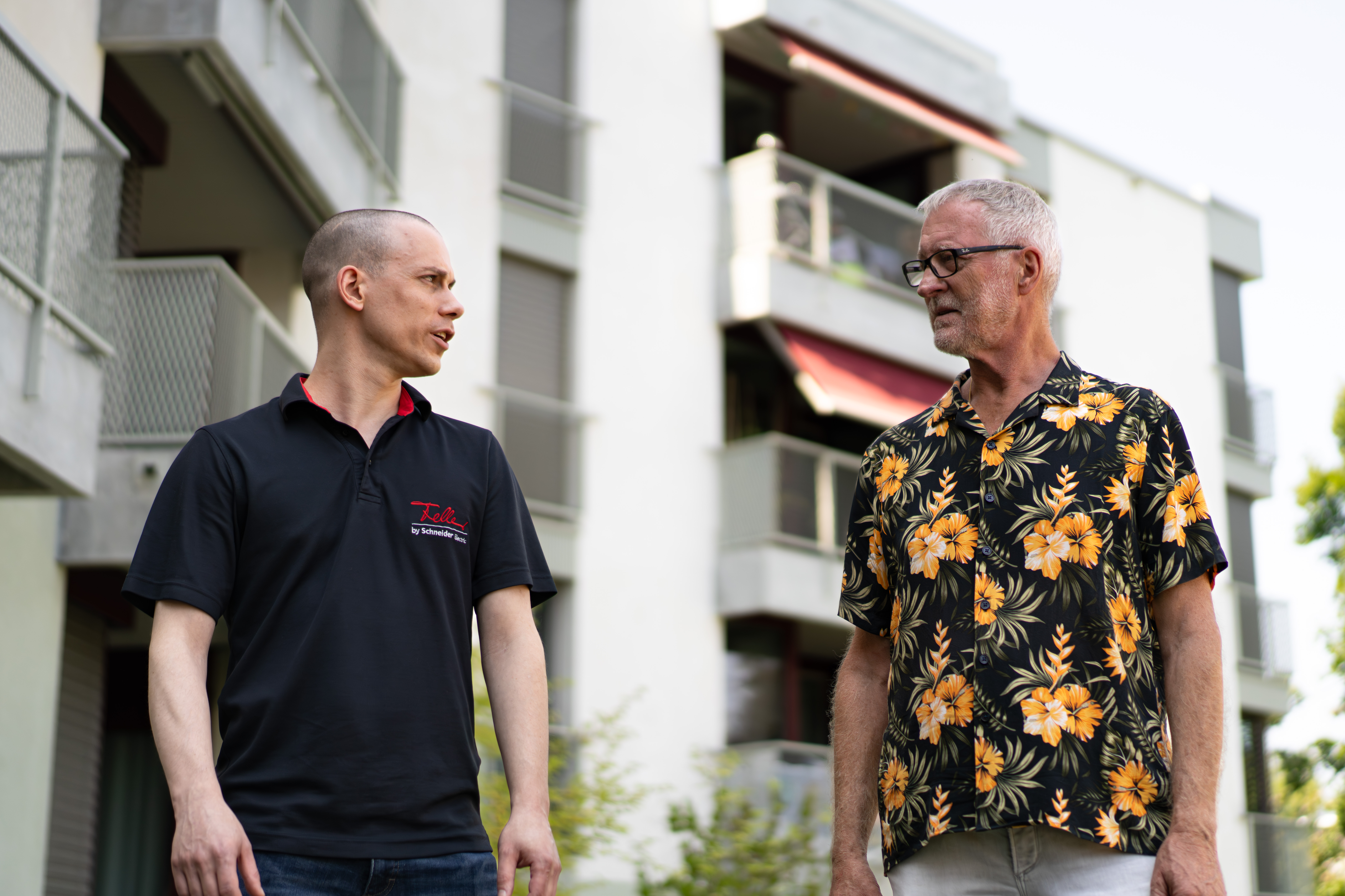 Dave Stänz, Kundenberater der Feller AG im Gespräch mit Markus Steiner, Projektleiter bgnzwo. 