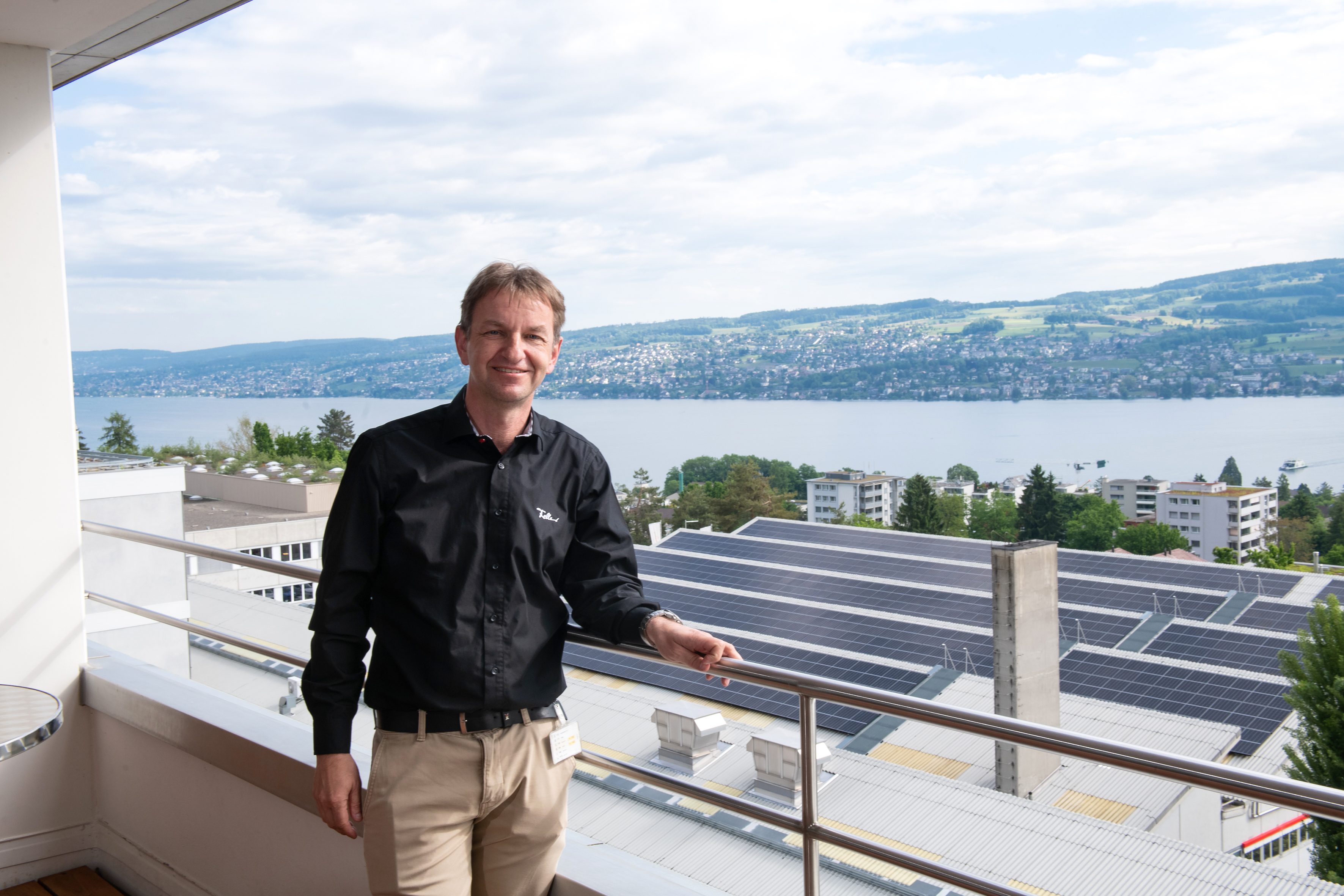 Abbiamo raggiunto l'obiettivo di risparmio energetico del Gruppo di -6% entro la fine del 2023 rispetto all'anno di riferimento, superandolo addirittura dell'1,9% con un -7,9%. Tuttavia, non ci adagiamo sugli allori. Al contrario, stiamo già pianificando una serie di misure aggiuntive per garantire non solo il raggiungimento dell'obiettivo del Gruppo, ma anche il suo superamento, se possibile.